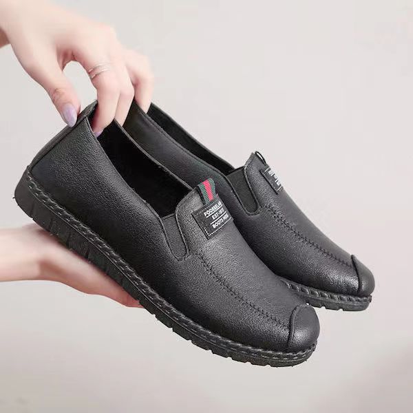 Flat bottomed wear-resistant shoes