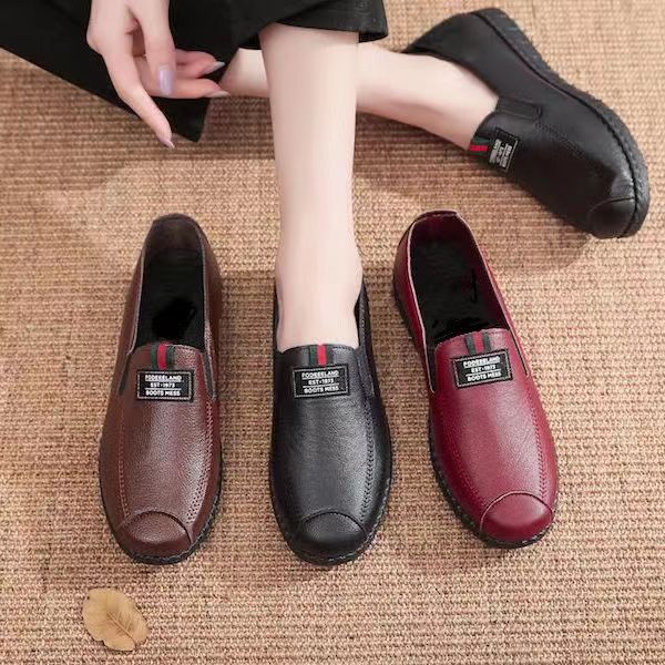 Flat bottomed wear-resistant shoes
