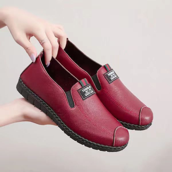 Flat bottomed wear-resistant shoes