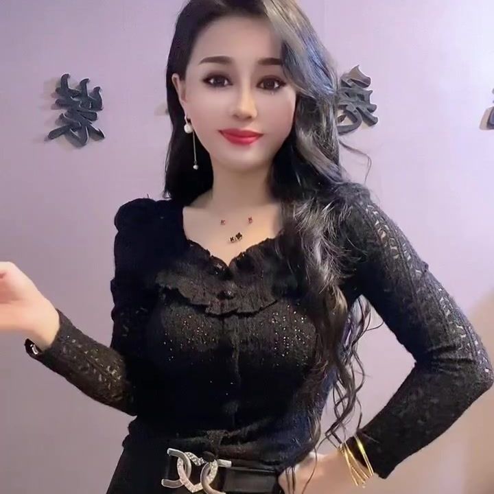 Fashion Lace Base Shirt for Women, New Spring Slim Fit, Chest-Enhancing Square Neck Short Top, Versatile Inner Layer Blouse